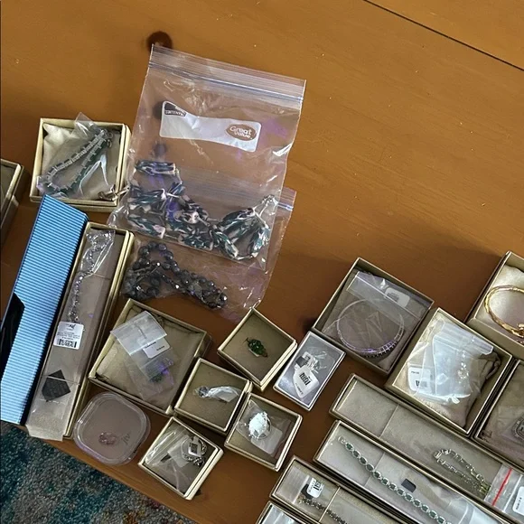 adidas Multi-Color Women’s Jewelry Bracelet Lot - Gold, Green, Purple, Silver - Picture 2 of 3